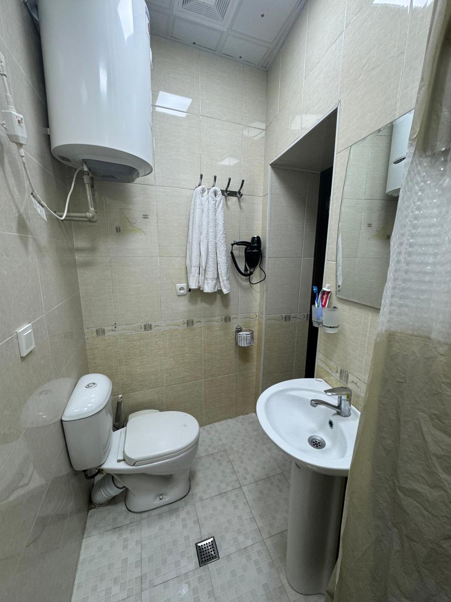 Bruce Hostel Душанбе Экстерьер фото