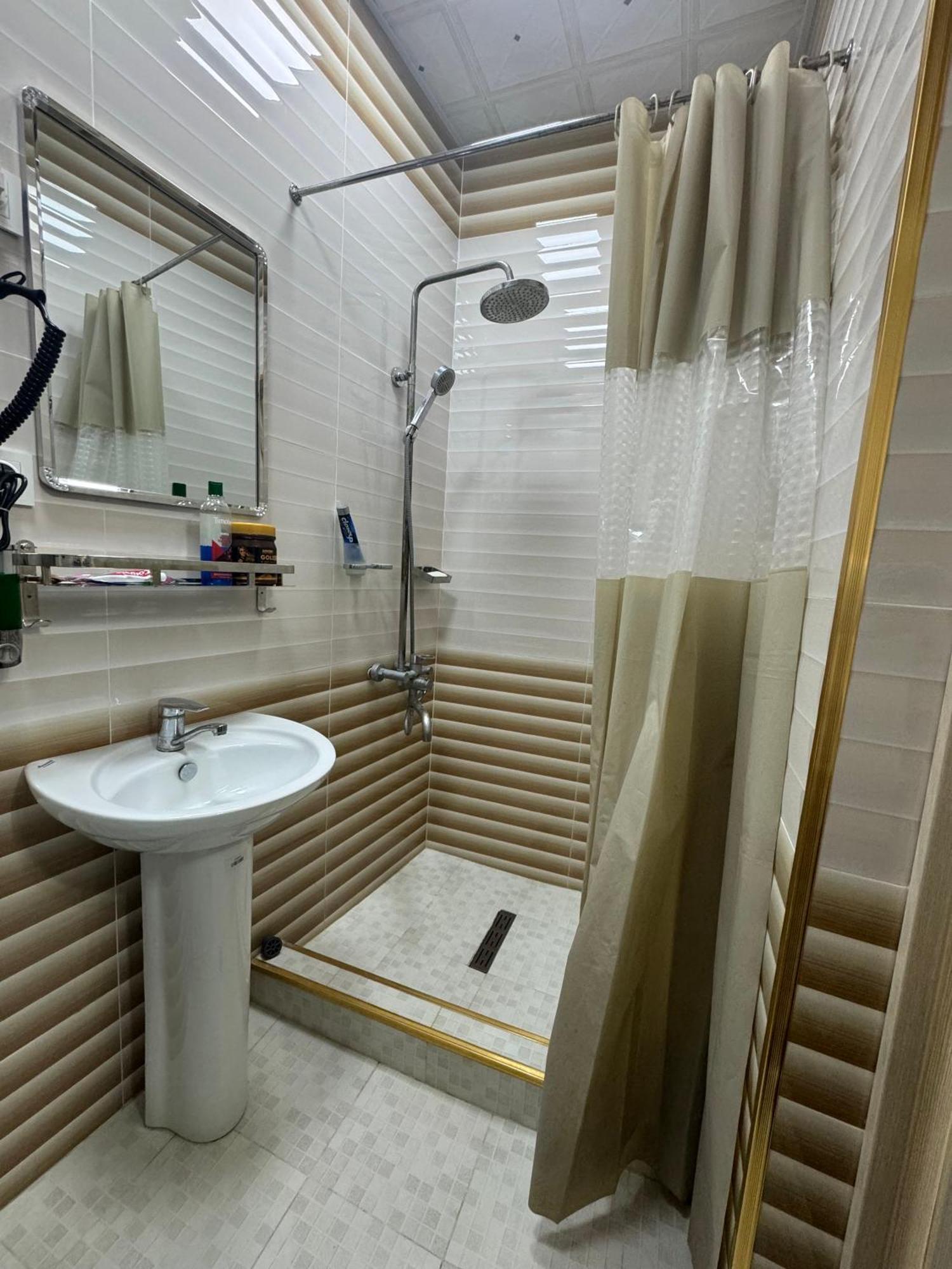 Bruce Hostel Душанбе Экстерьер фото